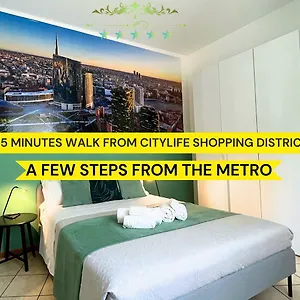 Elegant Citylife Apartment- Metro Access - Double Apartment Milan